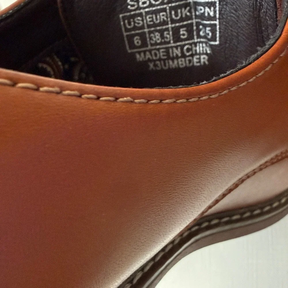 Men's Tan Leather Lace-Up Derby Shoes